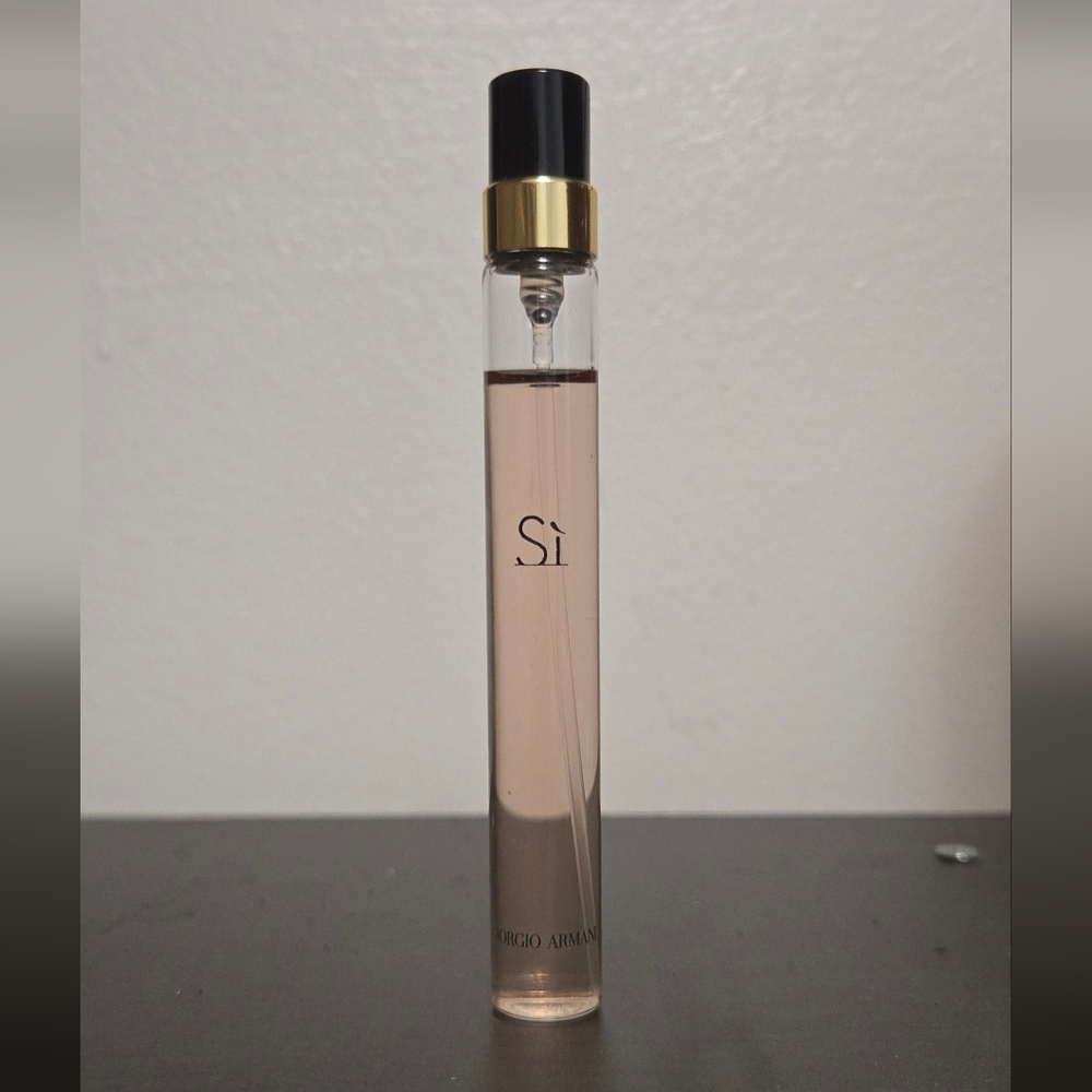 Giorgio Armani Si Eau De Parfum Travel Size